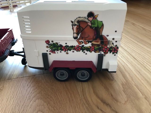 Schleich Horse Club 72105 großes Reitturnier mit Pick-up und Pfer in Essen-Fulerum