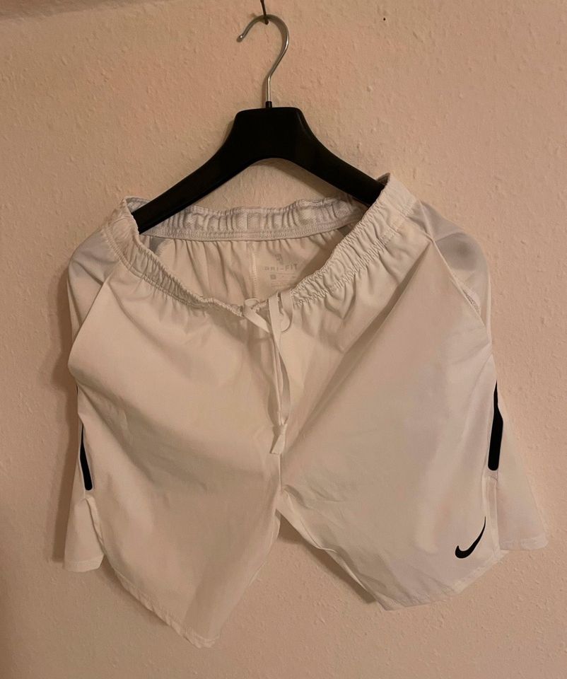 Nike Sport Hose Dri fit Gr.S in Steinhagen