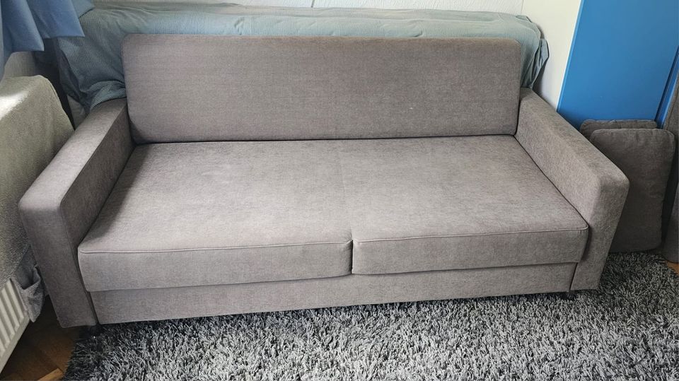 Dunkelgraues Schlafsofa ausgezogen 1,60 x 2 Meter in Essen