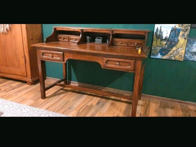WunderSchöner Schreibtisch in Andernach