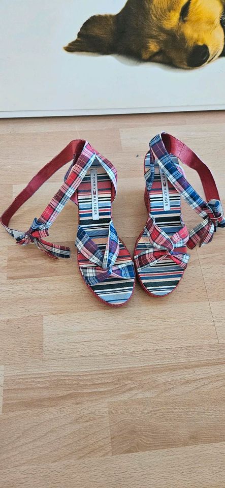 Tommy Hilfiger Plateau Keil-Sandalette Gr 39 in Kiel