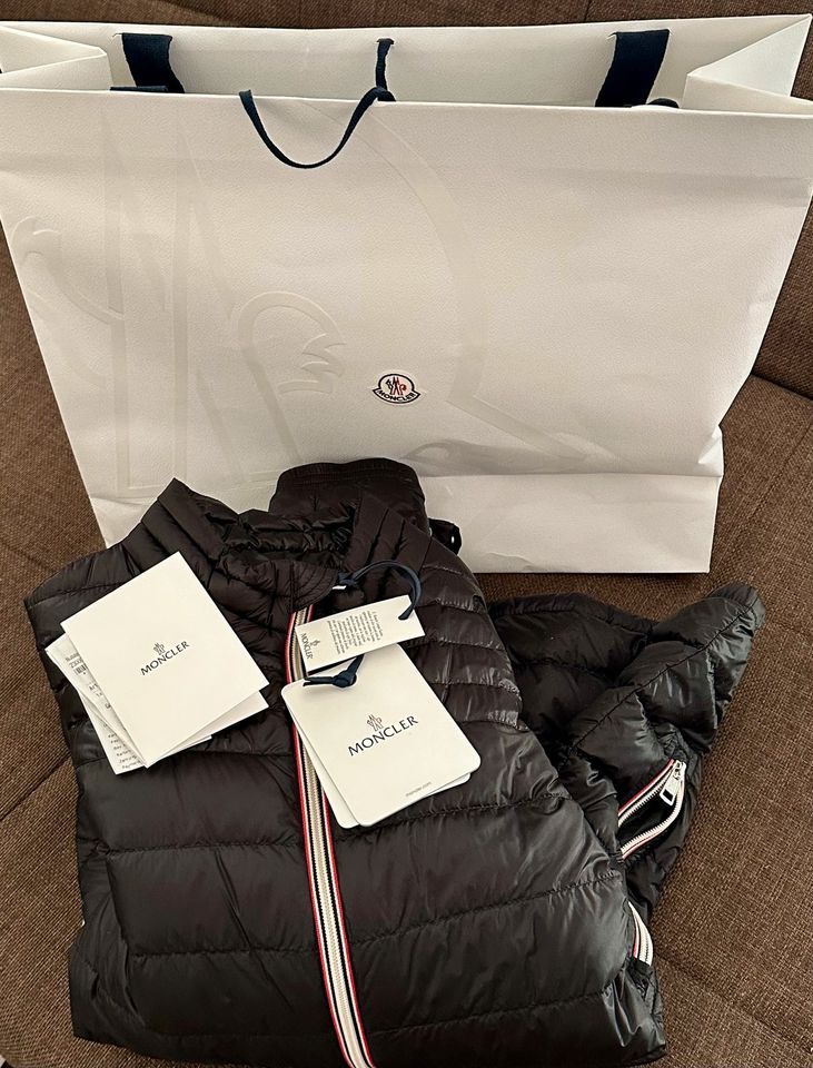 Moncler Jacke XL NEU !! in Berching