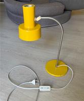 VEB Alma Gelenkleuchte DDR Schreibtischlampe gelb Metalldrücker Sachsen-Anhalt - Oppin Vorschau