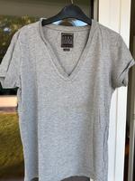Review t-Shirt mit tiefen v-Hals Baden-Württemberg - Biberach an der Riß Vorschau