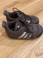 Adidas Halbschuhe Lederschuhe gr 27. Hessen - Löhnberg Vorschau