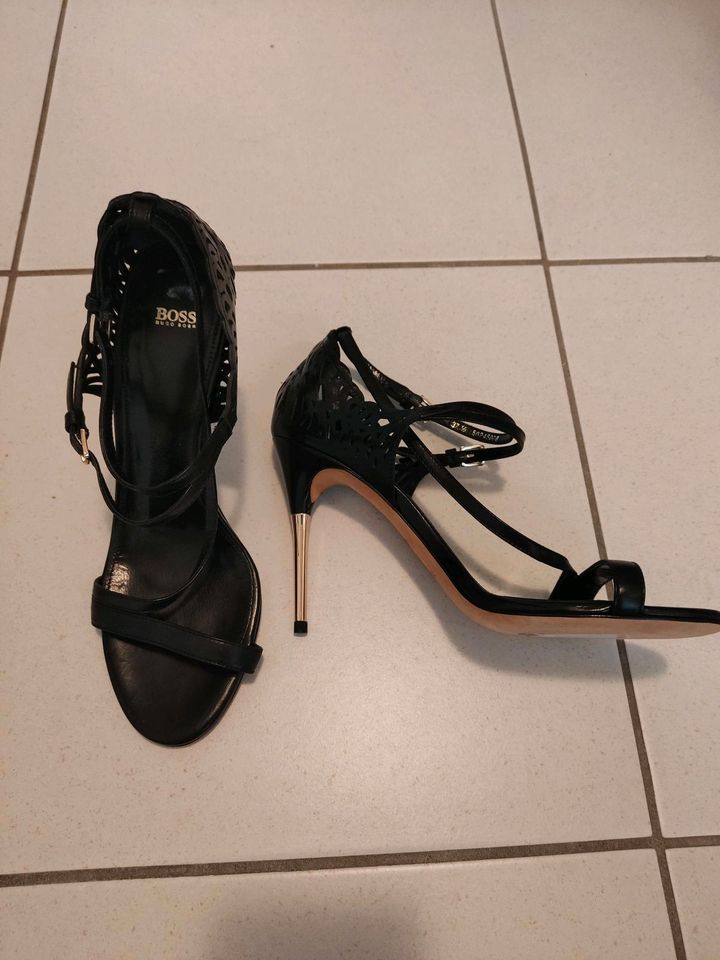 Wunderschöne High Heels von Hugo Boss, Größe 37,5 in München