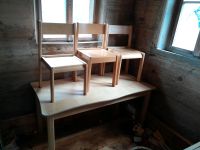 Kindertisch mit drei Stühlen Holz hochwertig Kinderstuhl Sachsen - Cunewalde Vorschau