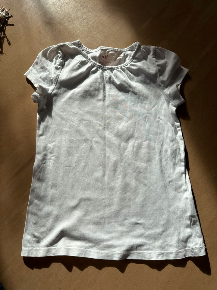 H&M T-Shirt Basic Mädchen 122/128 weiß in Freiburg im Breisgau