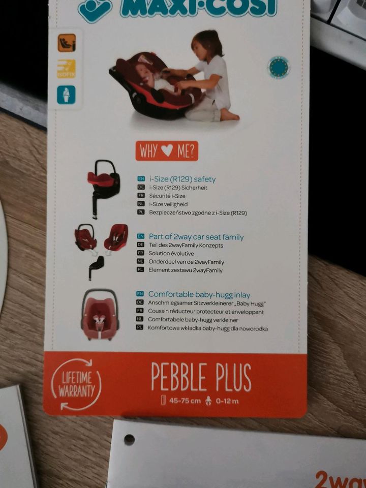 Maxi Cosi pebble plus  mit 2 way fix Station in Althengstett