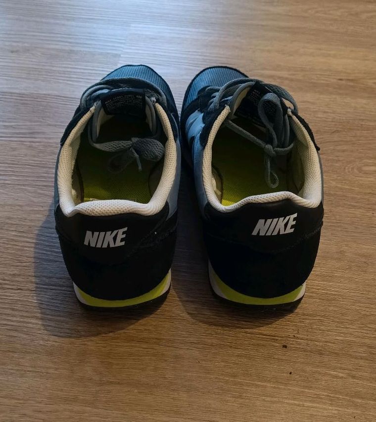 Nike Sneaker Gr. 44,5 Schwarz/Grau in Schelklingen
