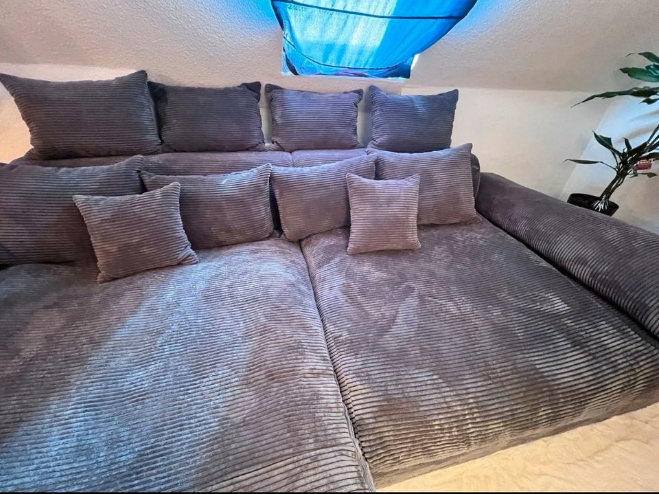Cord Couch/ Sofa/ Wohnlandschaft in Halle