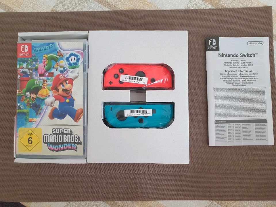 Nintendo Switch Konsole + Super Mario Bros. Wonder in Werdohl