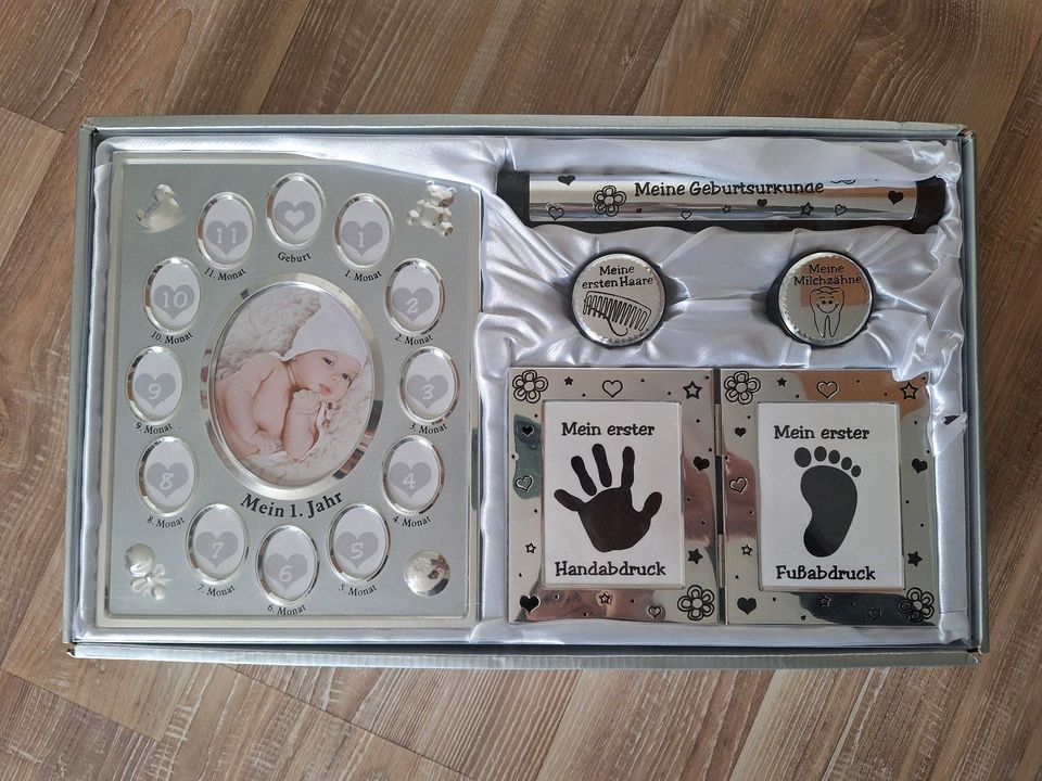 Kamelio Babyset - Bilderrahmen Fuß- und Handabdruck und 2 Döschen in Hallbergmoos