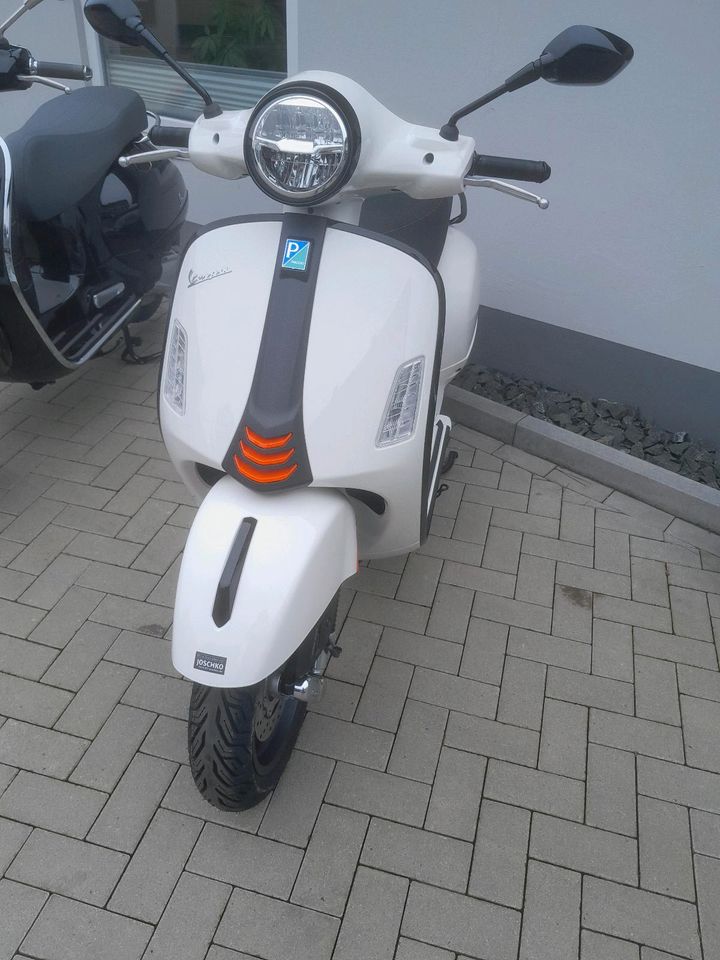 Vespa GTS 300ccm SuperSport *NEU* - Jetzt über350€ sparen- in Steffenberg