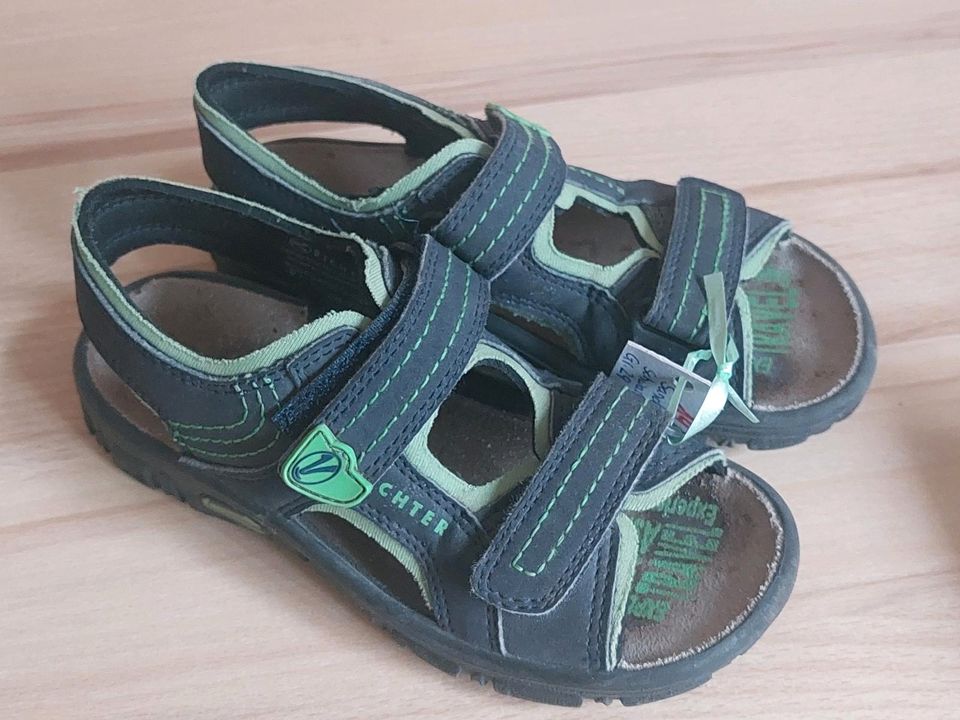 Kinderschuh Turnschuh Halbschuh Fußballschuh Sandalen Gr. 29 in Lippstadt