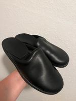 Elastomere Leder Pantoffeln Hausschuhe Gr 44 France Hannover - Nord Vorschau