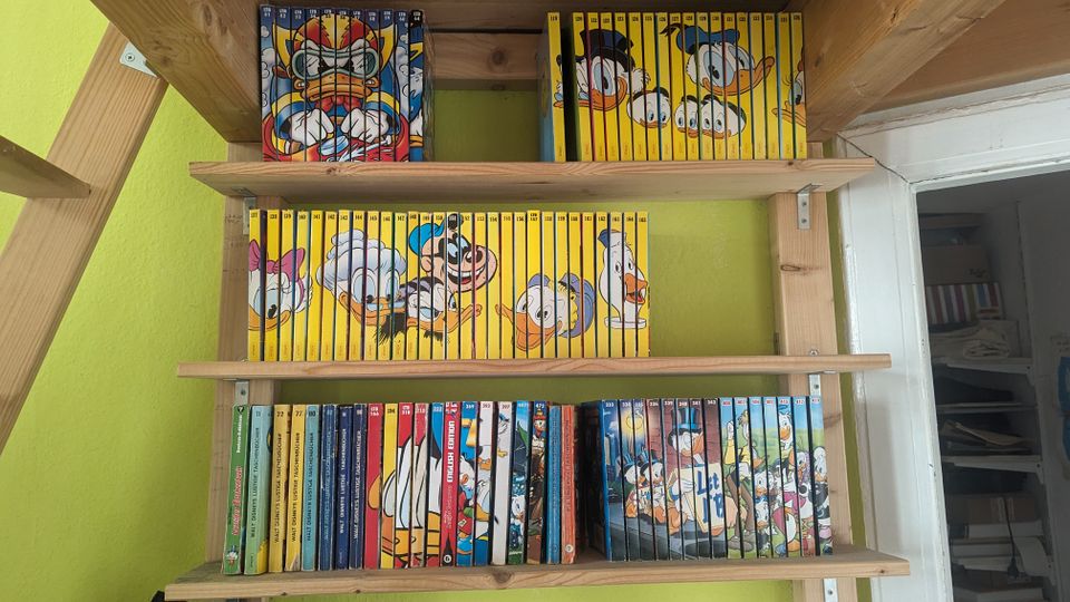 Lustiges Taschenbuch, Micky Maus, Donald Duck, Konvolut in Berlin