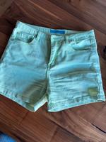 Schöne Shorts in Neongrün Nordrhein-Westfalen - Herzebrock-Clarholz Vorschau