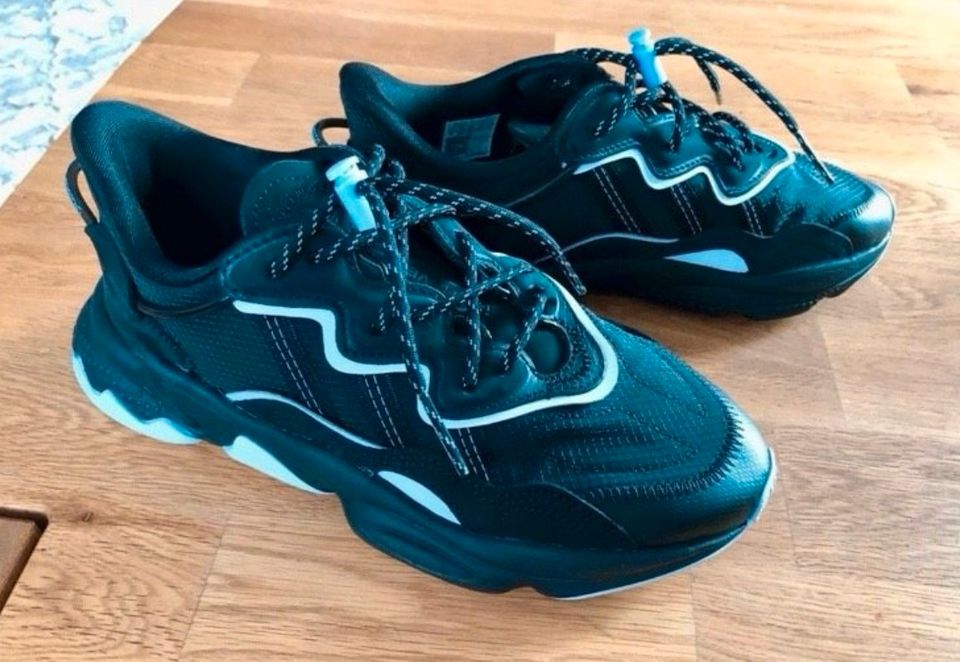 Neue Adidas Ozweego Sneaker in Größe 38,5 in Bad Kreuznach