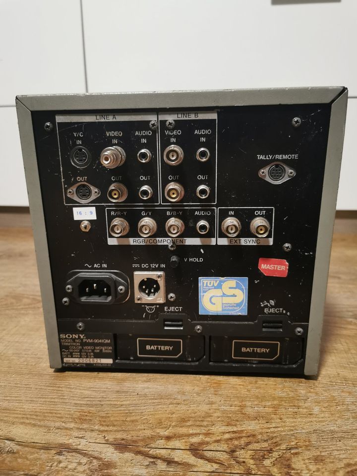 Sony Trinitron PVM-9041QM Röhrenmonitor in Mietingen