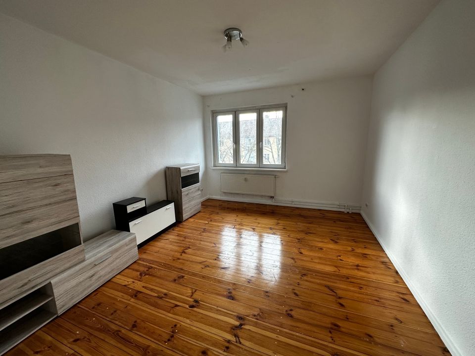 Bezugsfrei! Frisch renovierte 3-Zimmer Wohnung mit Balkon in bester & zentraler Lage von Köpenick in Berlin