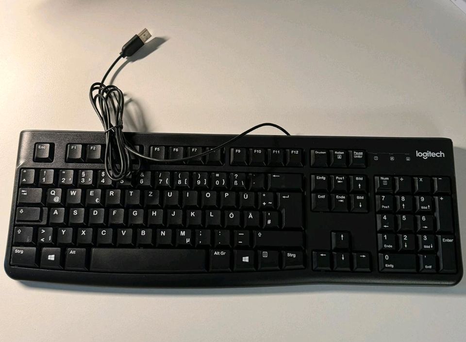 Logitech Tastatur für Computer Laptop in Frankfurt am Main