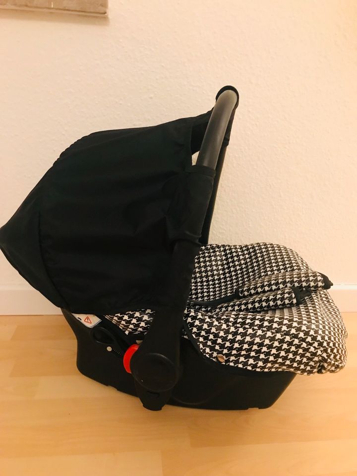 Babyschale/ Autositz für Kinder bis 10 kg in Berlin