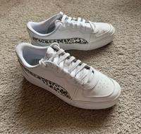 PUMA Sneaker weiß Leder Leostreifen Kunstleder 39 neuw. Niedersachsen - Melle Vorschau