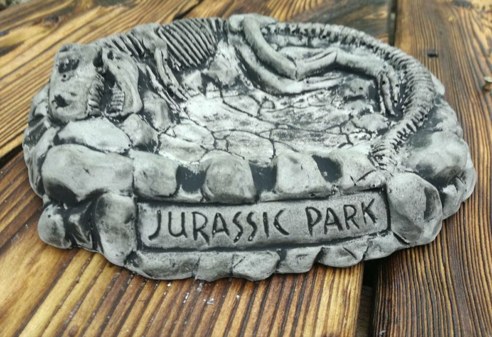 Aschenbecher im Stil von Jurassic Park Geschenk Idee Frostsicher in Dannewerk