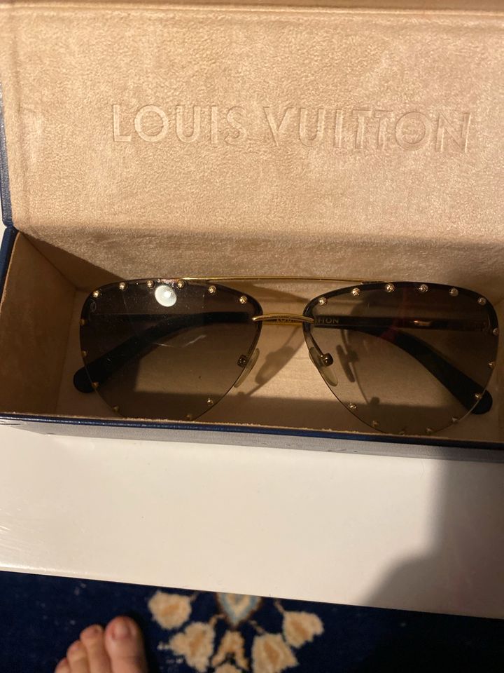 100% Original Louis Vuitton Sonnenbrille Versand mit Hermes 4,50€ in Duisburg