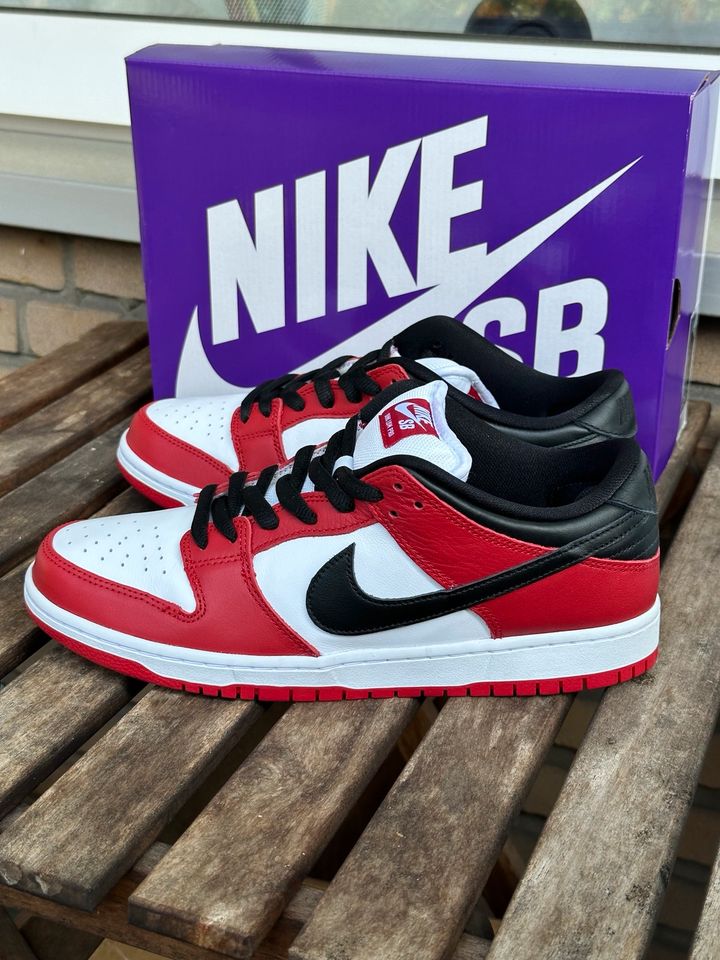 Nike SB Dunk Low Pro J-Pack Chicago 44 Varsity Red in Krefeld