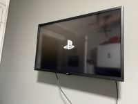 PlayStation 4 mit einem Controller und einem Spiel Altona - Hamburg Lurup Vorschau