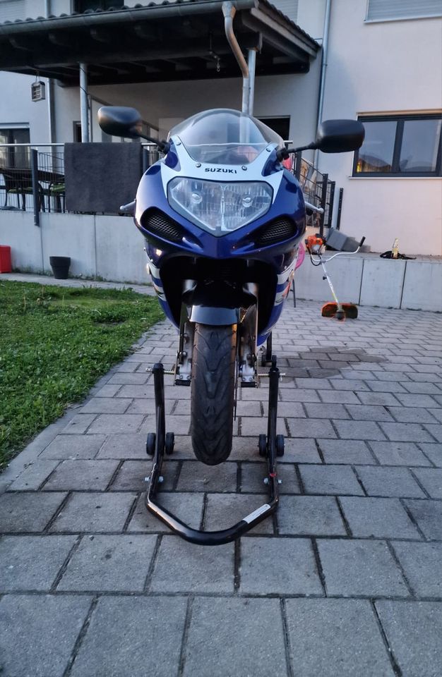 Suzuki GSXR 600 K2 in Offenberg