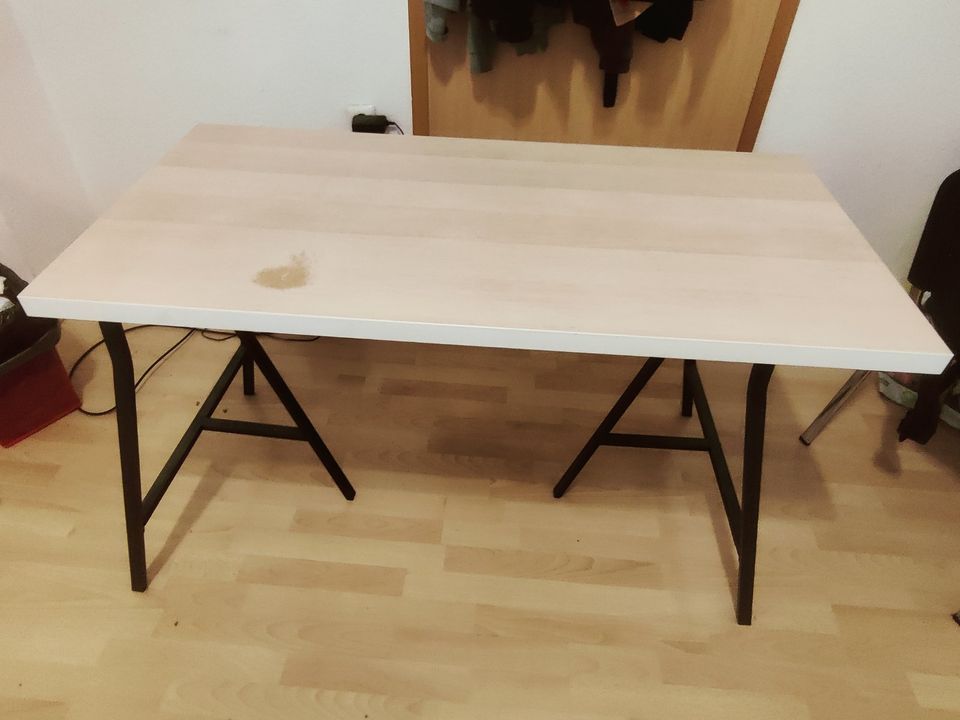 Schreibtisch/Computertisch in Essen