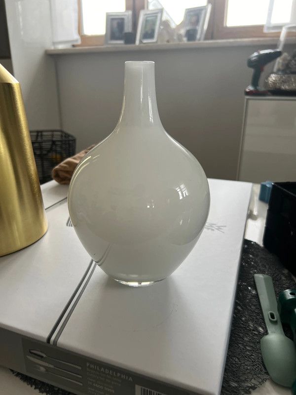 Vase weiß von Ikea in Biberach an der Riß