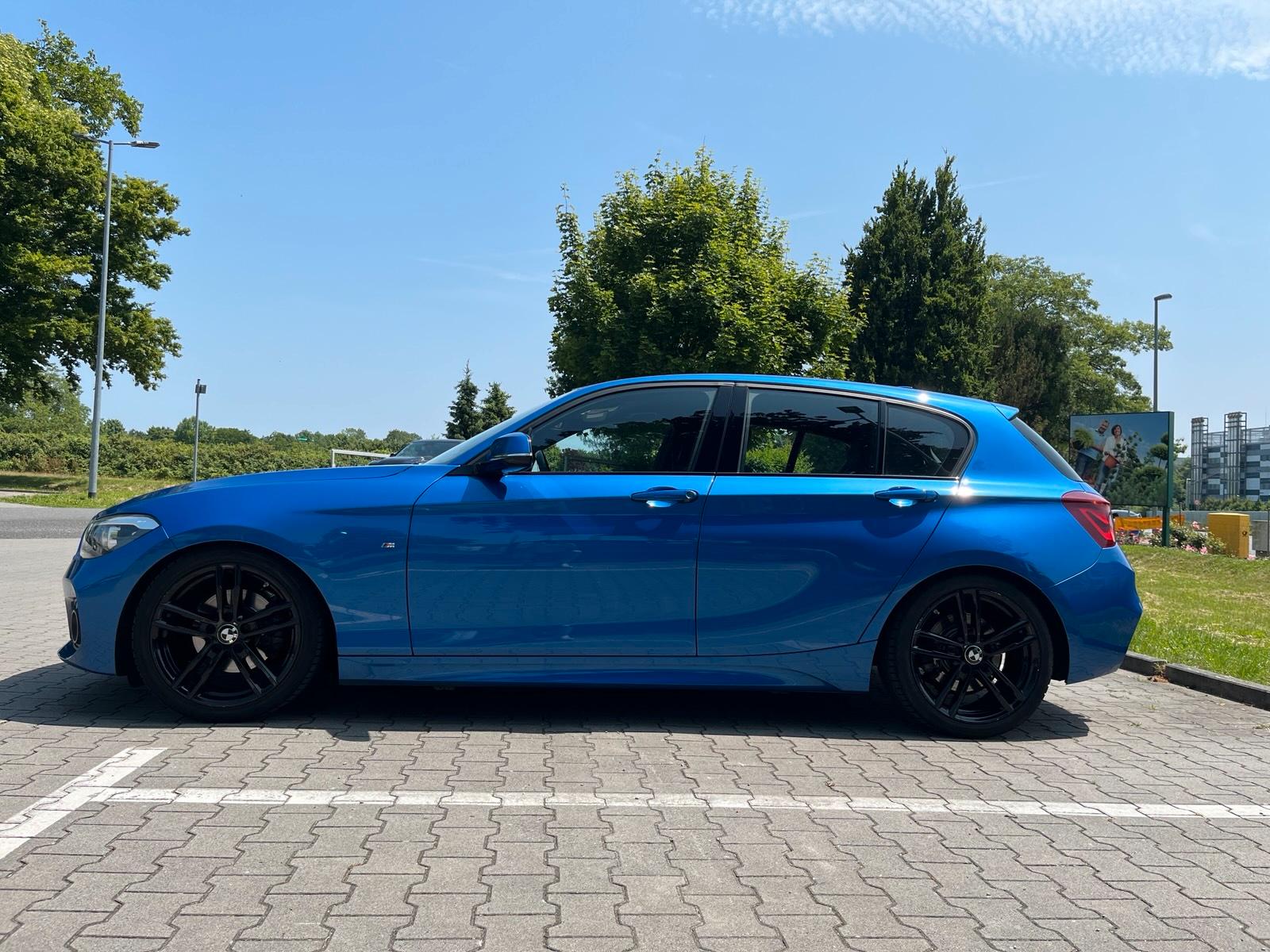 Abbildung des Autos BMW 120i Edition M Sport…