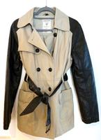 Jacke/Trenchcoat Damen, Guess, beige/schwarz tlw. Leder Gr. 38/40 Bayern - Übersee Vorschau