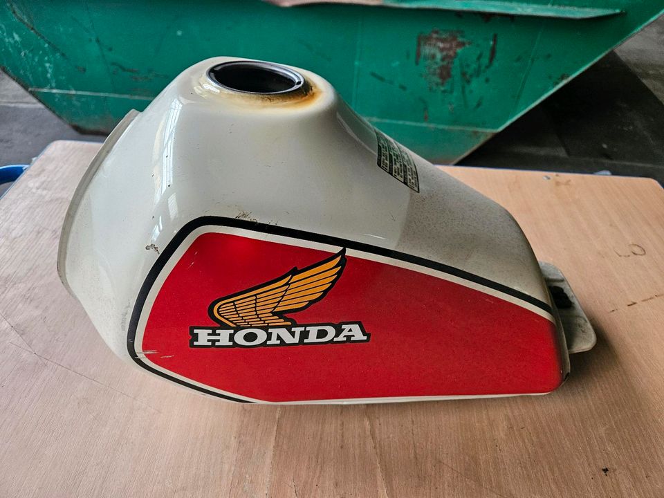 Honda XL 500 R PD02 Bj 1985 - Benzintank Kraftstofftank in Freiburg im Breisgau