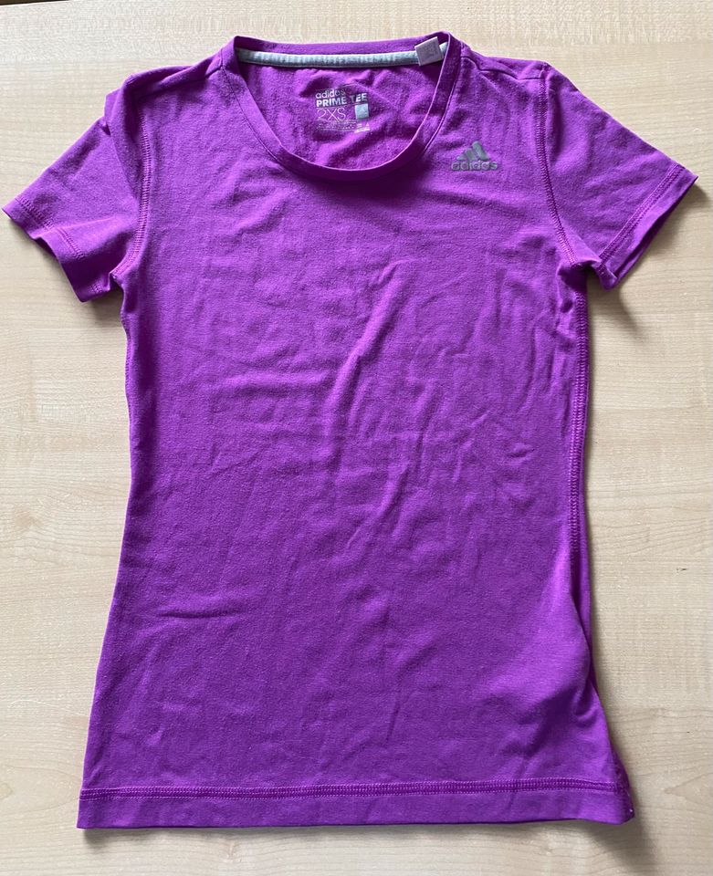 Damen Shirt von Adidas Gr XS in lila in Solms