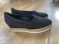 högl Schuhe Velour dunkelblau Gr. 7 Hessen - Eschenburg Vorschau