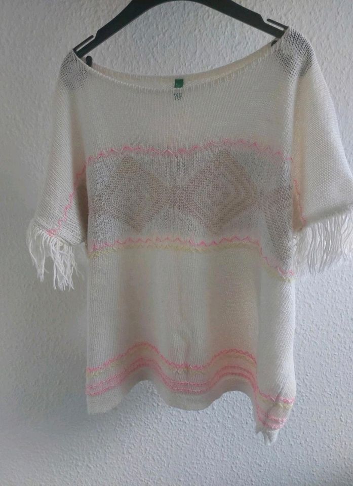 Poncho/Pulli, creme mit pink und gelb, Gr. 134/140 in Großenseebach