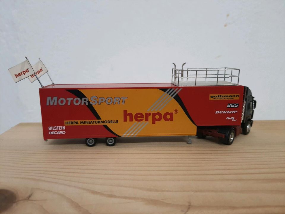 Herpa IVECO Motorsport LKW Modellauto in Ebeleben