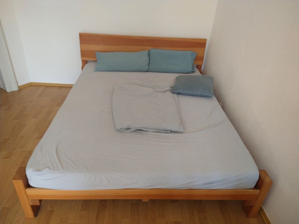 Schönes Vollholz Bett 210x160 aus Douglasie, Selbstgebaut in Leipzig