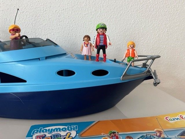 Playmobil Family Fun Yacht in Regensburg