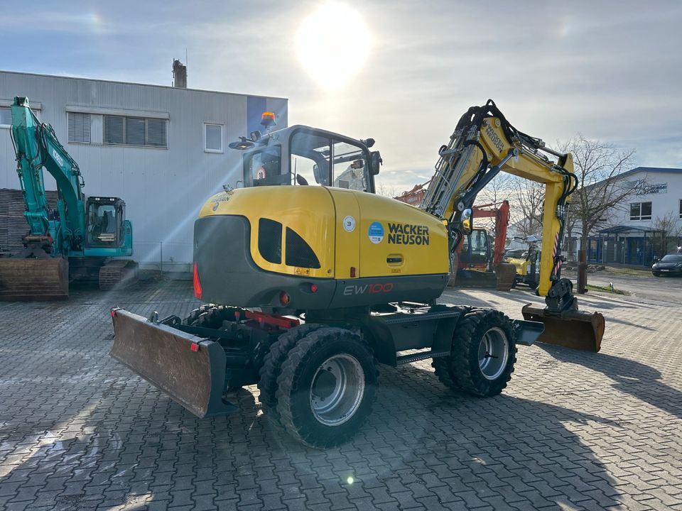 Wacker Neuson EW100 Mobilbagger VOLL! Powertilt Klima TOP! in Aichach