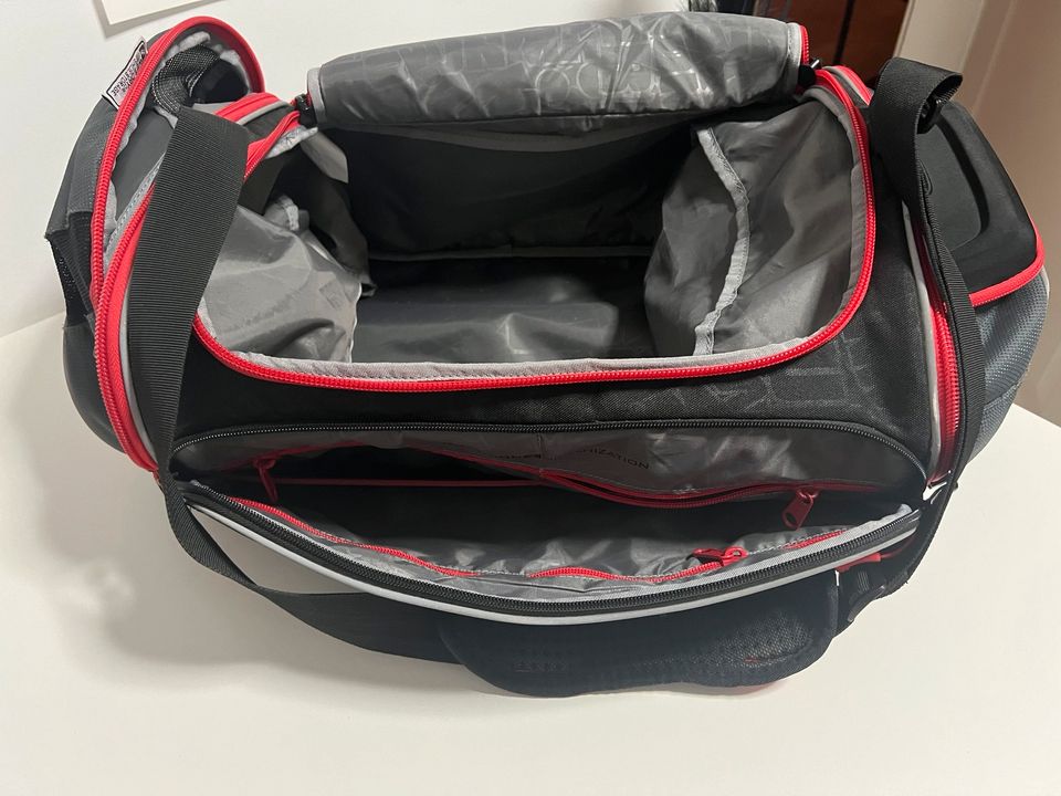 Ironman Ogio Duffle Bag Trainingstasche in Quickborn