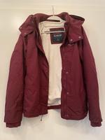 Hollister All-Weather Jacket weinrot Größe L Hessen - Neuhof Vorschau