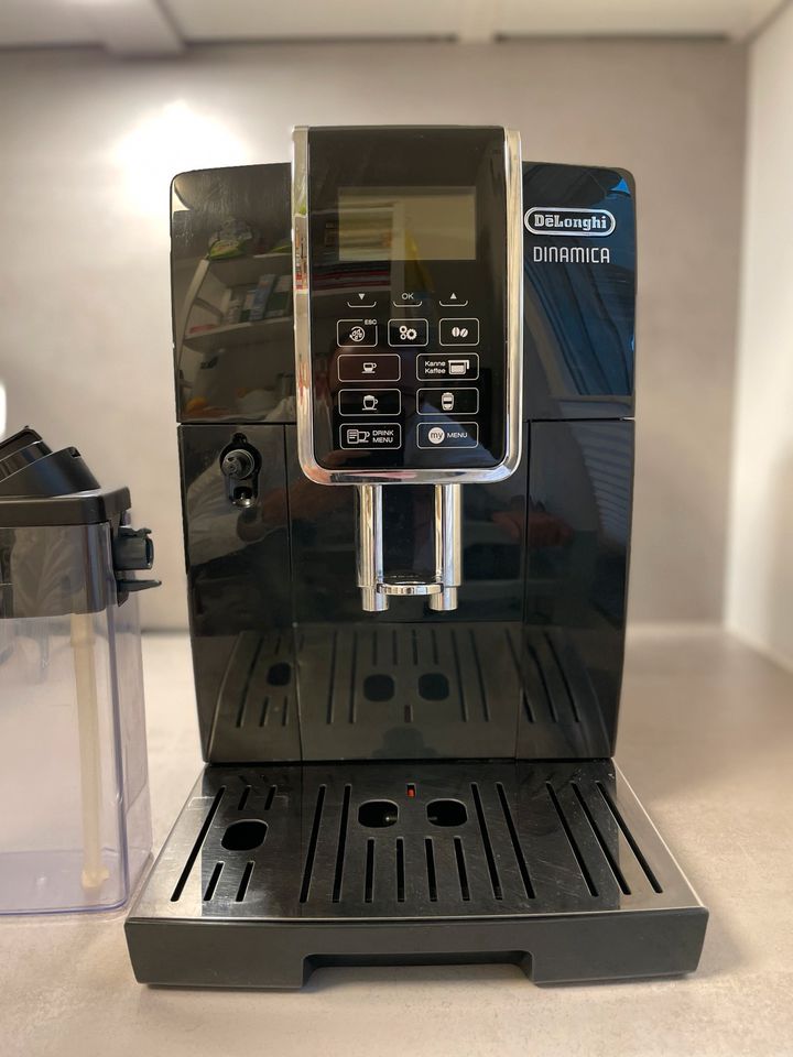 De'Longhi Dinamica Kaffeemaschine in schwarz mit Milchaufschäumer in  München - Pasing-Obermenzing | eBay Kleinanzeigen ist jetzt Kleinanzeigen