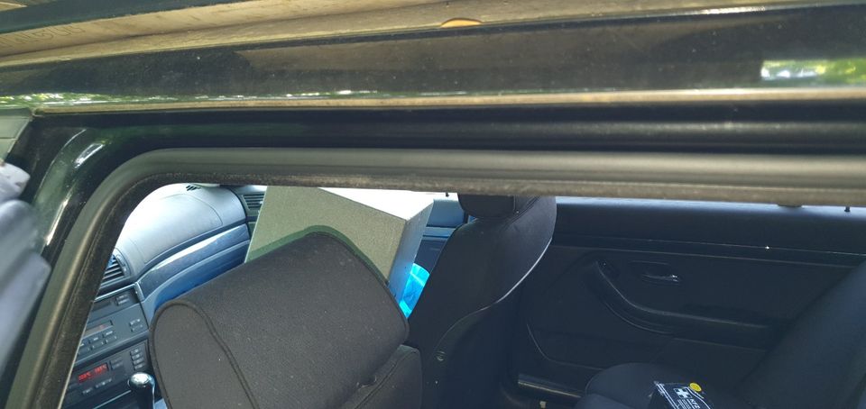 Dichtung Kantenschutz Tür hinten links BMW E39 Touring Riss in Düsseldorf