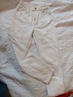 Bershka weiße Jeans Gr.34 Hessen - Maintal Vorschau